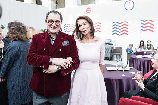 25 марта на Неделе моды в Москве была представлена новая коллекция Лизы Романюк «Ты – моя мелодия»