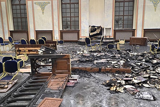 Последствия поджога Садгорской синагоги в украинских Черновцах сняли на фото