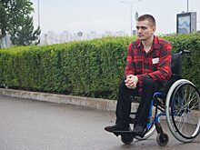 Участковый в Краснодаре составил протокол на инвалида-колясочника за уклонение от лечения наркомании; у него в доме отказываются ставить пандус