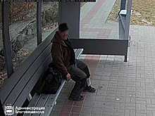 Благовещенец снова испортил автобусную остановку