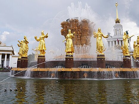 Работы по подготовке фонтанов к открытию завершились в Москве