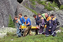 Туристы из Москвы бросили травмированного товарища в горах
