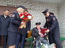 В Тюменской области полицейские поздравили ветерана ВОВ и органов внутренних дел со 100-летним юбилеем