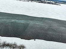 «Пришла весна — потёк мазут». Нижегородцы сфотографировали нефтяное пятно на Волге