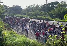 5 тыс. мигрантов отправились в пеший поход из Мексики в США