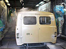 Работа роботов, изготавливающих УАЗы, попала на видео