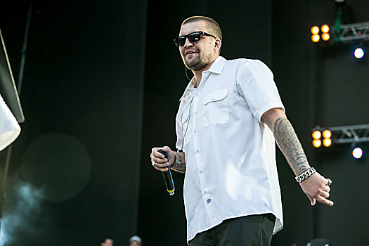 Во время концерта рэпера Басты в Москве зритель сделал предложение своей девушке