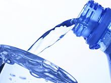 Диетолог дала рекомендации по употреблению напитков в жару