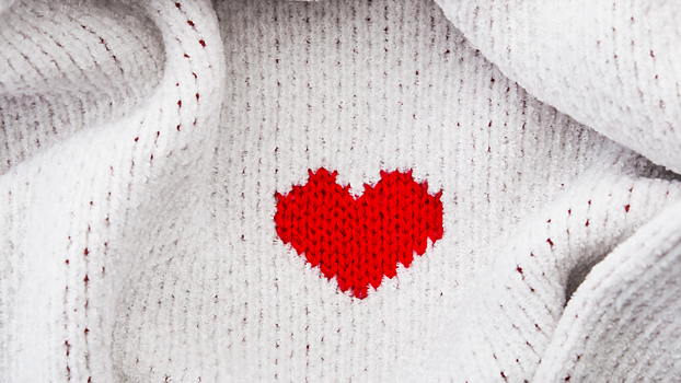 Не спешите выбрасывать: 6 идей, как залатать дырку в свитере