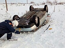 Перевернувшийся в машине саратовский водитель погиб в кювете