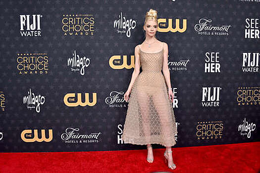 Аня Тейлор-Джой пришла на The Critics Choice Awards в прозрачном платье от Dior