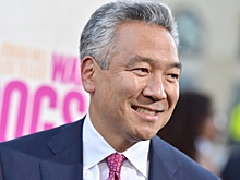 Глава Warner Brothers уволился после скандала