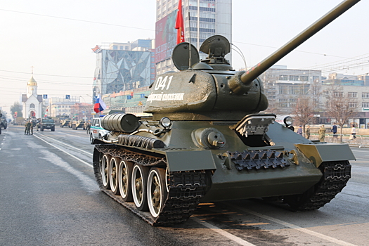 В Новосибирске прошел праздничный парад, посвященный 78-ой годовщине Дня Победы