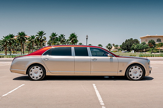 Один из 12 эпических лимузинов Bentley Mulsanne пустят с молотка