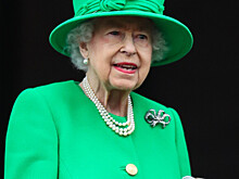 Спасибо, Ваше Величество: британские СМИ вышли в траурном оформлении после смерти Елизаветы II