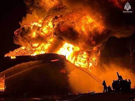 Воронежские пожарные рассказали, сколько ушло воды на тушение нефтебазы