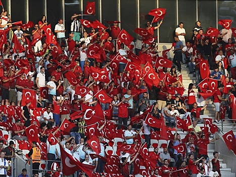 "Бешикташ" проиграл "Коньяспору" Суперкубок Турции из-за заработанного Пепе пенальти