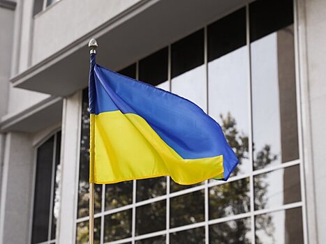 Театр в Польше убрал флаг Украины с фасада из-за угроз