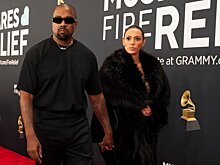 Daily Mail: Канье Уэста и Бьянку Цензори выгнали с премии "Грэмми" за откровенный наряд