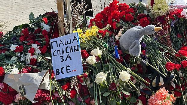 «Спасибо за все»: появились кадры с могилы Техника спустя три дня после похорон