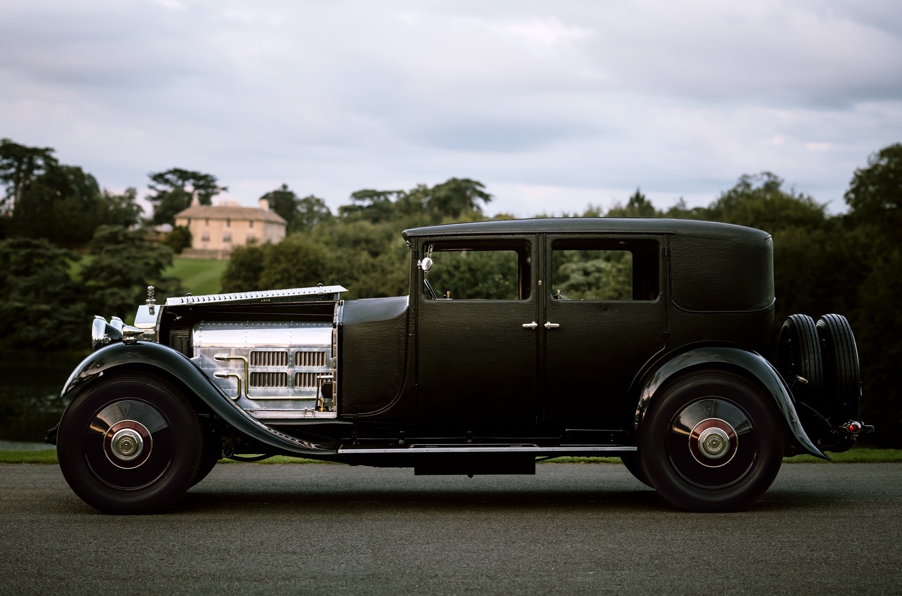 Довоенный Rolls-Royce превратили в электромобиль