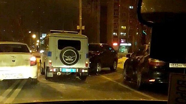 Подросток на элитном Lexus врезался в машину Росгвардии в Воронеже