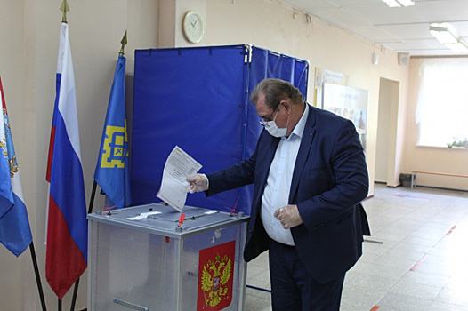 Глава Тольятти проинспектировал участки для голосования