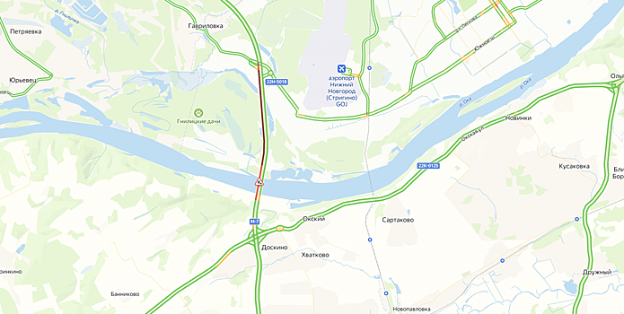 Огромная пробка образовалась на трассе М-7 перед Стригинским мостом