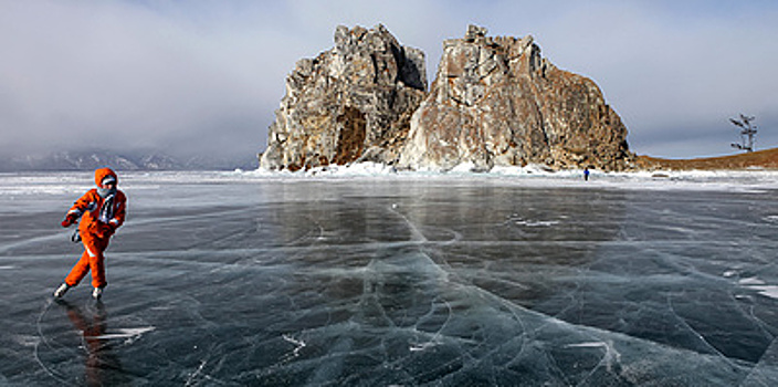 На озере, в горах и в морской бухте: самые интересные катки в регионах России