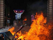 Протестующие в Непале подожгли дворец президента и здание парламента