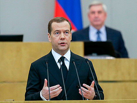 Медведев призвал арестовывать и сажать бизнесменов только в крайних случаях и анонсировал "более компактный и четкий" КоАП