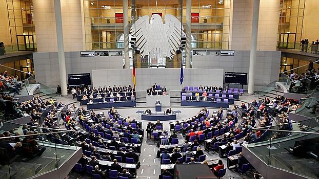 Скандал разгорелся в Бундестаге из-за призыва снять санкции с РФ