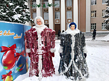 Жителей Новокуйбышевска напугали жуткие фигуры Деда Мороза и Снегурочки