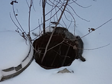 У дома на Ломоносова обнаружили опасный люк