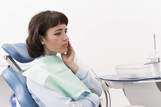 Стоматолог рассказала о риске воспаления десен из-за стресса