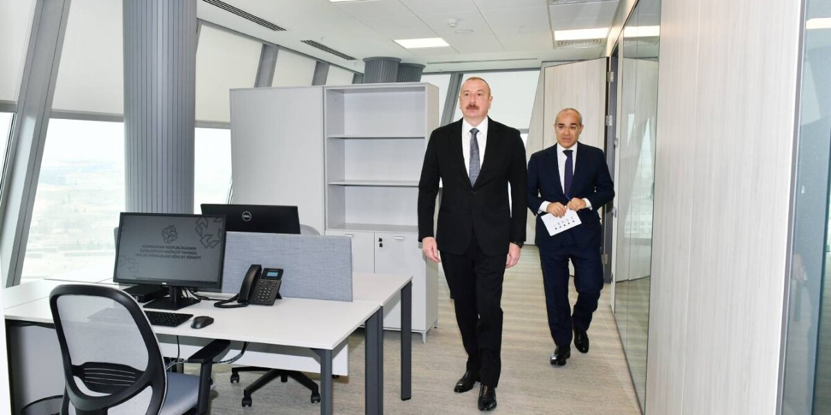 Ильхам Алиев принял участие в открытии 33-этажного здания Госслужбы по вопросам имущества