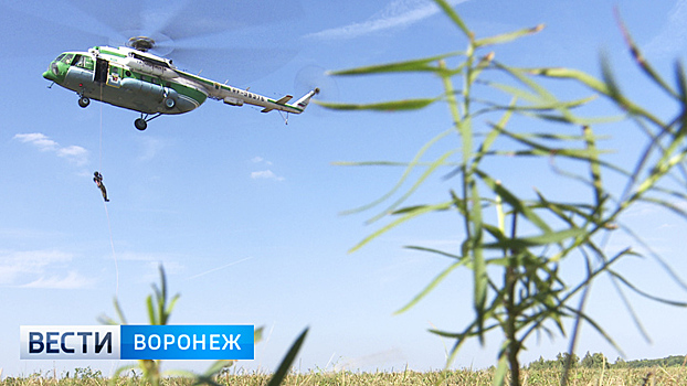 С огромной высоты и без парашюта. Таможенники проходят в Воронеже сборы по десантированию
