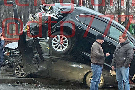 На видео попали последствия ДТП с 15 автомобилями в Москве