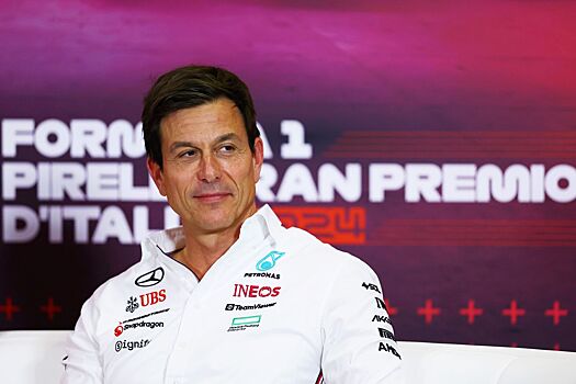 «Хорошее развлечение». Вольф — о возможном дуэте Расселл — Ферстаппен в 2027-м