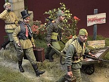 Польская фирма представила фигурки советских солдат в виде мародеров