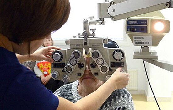 Московские пенсионеры могут бесплатно восстановить зрение