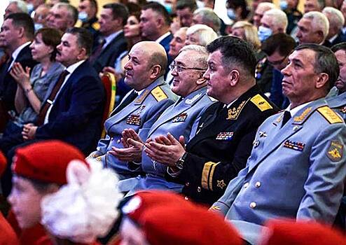 Первый замминистра обороны Руслан Цаликов поздравил военнослужащих РХБ защиты со 103-й годовщиной