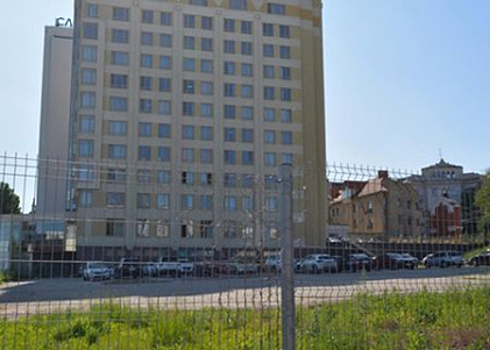Землю у гостиницы «Словакия» в Саратове вернули в федеральную собственность