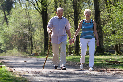 Ученые: темп ходьбы влияет на риск смерти от COVID-19