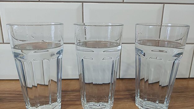 Диетолог: Холодная минеральная вода в жару опасна