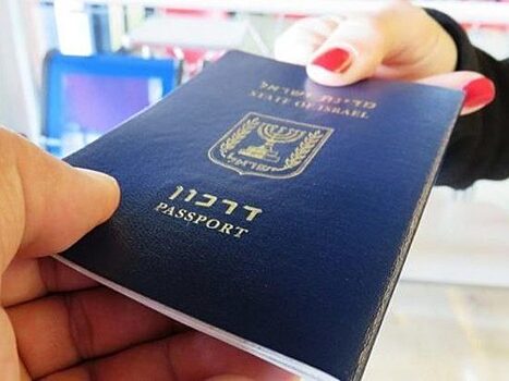 СМИ: израильский паспорт Абрамовича не позволит регулярно прилетать в Лондон