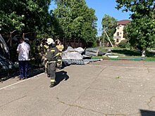 Дети пострадали при падении сорванной ветром крыши школы в Краснодаре