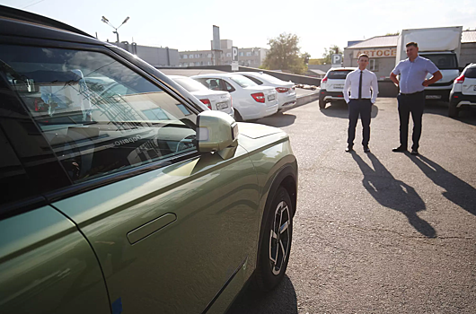 Россиянам могут разрешить расплачиваться наличными за покупку машин у иностранцев