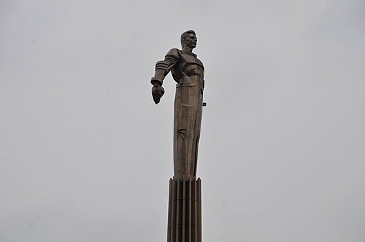 Памятник Юрию Гагарину в Оренбурге восстановили