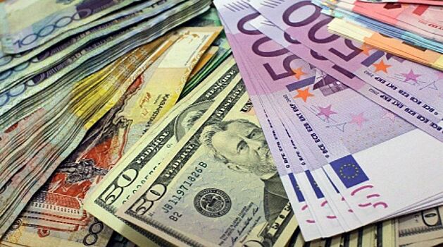 Экономист: Мировая дедоллоризация приведёт к конкуренции среди валют